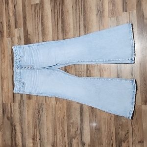 American Eagle Super Hi-Rise DistressedFlare Light Wash 5 button Jeans - Size 14